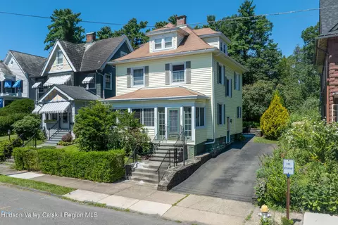 277 W Chestnut St, Kingston, NY 12401