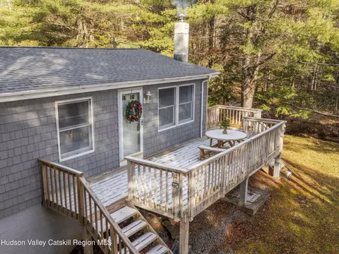 61 Hemlock Rd, Jewett, NY 12444