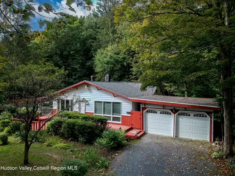 255 Tan Hollow Rd, Westerlo, NY 12193