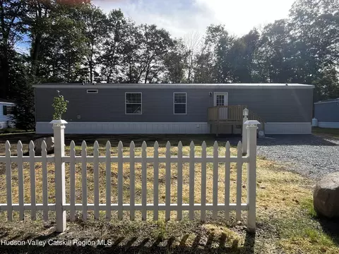 21 Oak Way, Stephentown, NY 12169