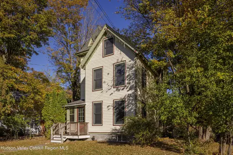 173 Hudson Ave, Ghent, NY 12075