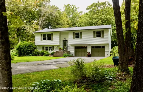 424 Tongore Way, Kingston, NY 12401