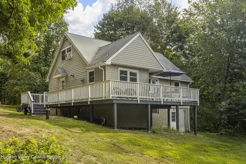 12 Pauline Rd, Craryville, NY 12521
