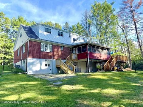 136 Cairo Junction Rd, Catskill, NY 12414
