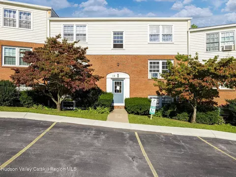 12 Huguenot St #4, New Paltz, NY 12561