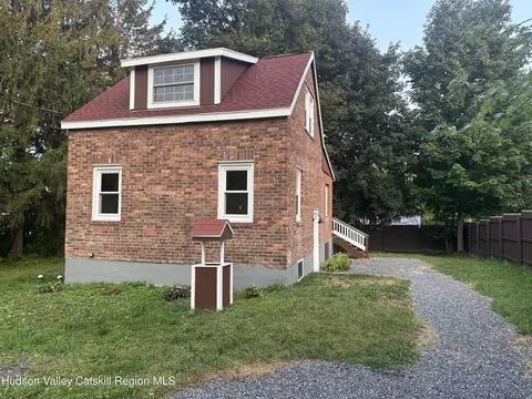 134 Lower Post Rd, Ghent, NY 12075