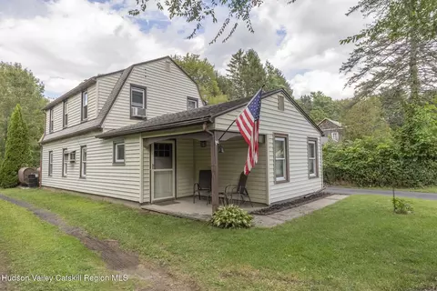119 Orchard St, Tillson, NY 12486