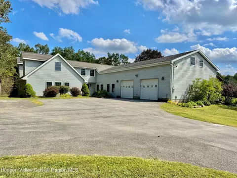 284 Alcove Rd, Hannacroix, NY 12087