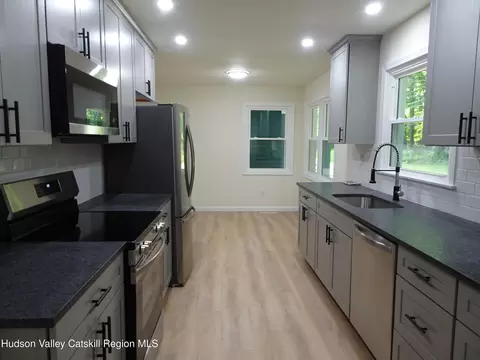 8 Hover Rd, Claverack, NY 12513 photo 13