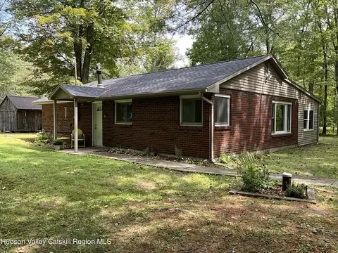 6 Carol Ln, Gardiner, NY 12525