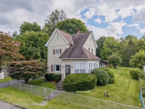 23 Maple St, Rifton, NY 12471