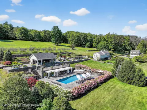 197-199 Chestnut Hill Rd, Stone Ridge, NY 12484
