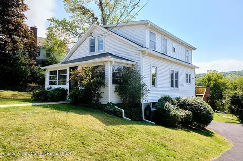 16 Sunset Dr, Kerhonkson, NY 12446