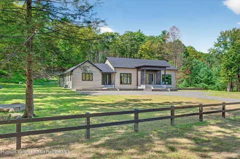 584 Acorn Hill Rd, Olivebridge, NY 12461