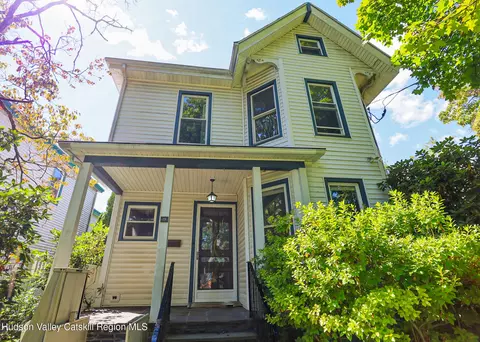19 Johnston Ave, Kingston, NY 12401