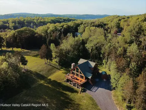 79 Vosenkill Rd, Catskill, NY 12414