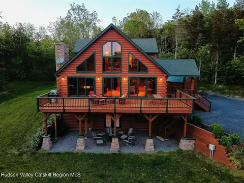 79 Vosenkill Rd, Catskill, NY 12414