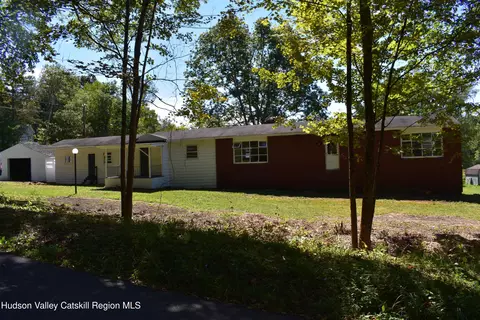 64 Dashville Rd, New Paltz, NY 12561
