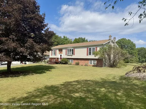 221 Tice Hill Rd, Ghent, NY 12075