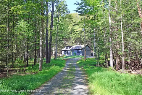 87 Winnie Rd, Mount Tremper, NY 12457