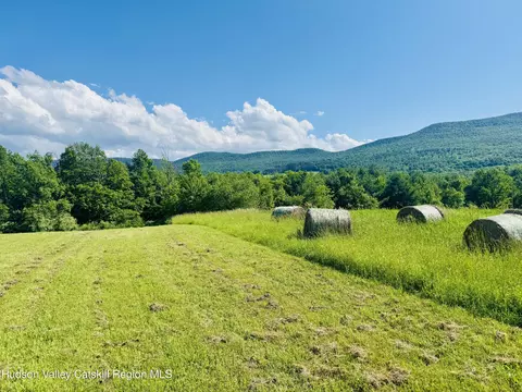 183 Pratt Rd, Cornwallville, NY 12418