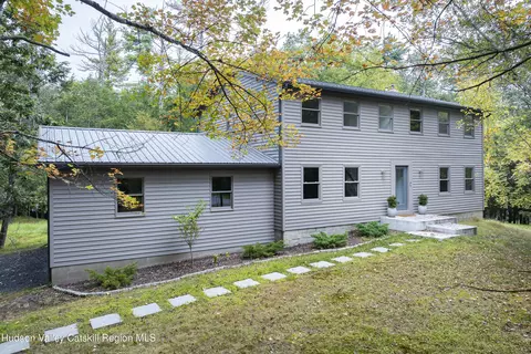 7 Maurizi Ln, Woodstock, NY 12498