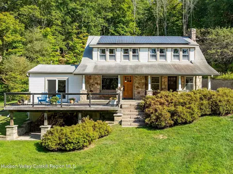 41 Vista Maria Rd, Cragsmoor, NY 12420