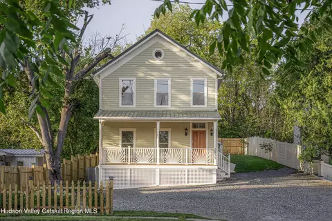 2859 Atlantic Ave, Hudson, NY 12534
