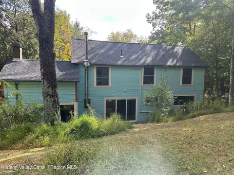 4270 Ny-212, Lake Hill, NY 12448