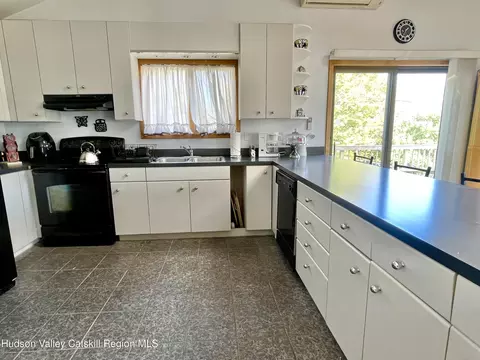 Kitchen - 415 Old Rd, Windham, NY 12496 photo 2 of 4