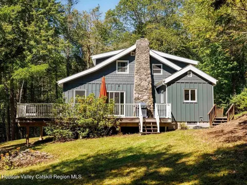 29 Carle Rd, Mount Tremper, NY 12457