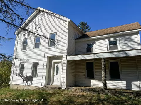 23 Staco Rd, Hannacroix, NY 12087