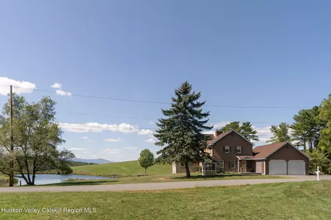 369 Highmount Rd, West Coxsackie, NY 12192