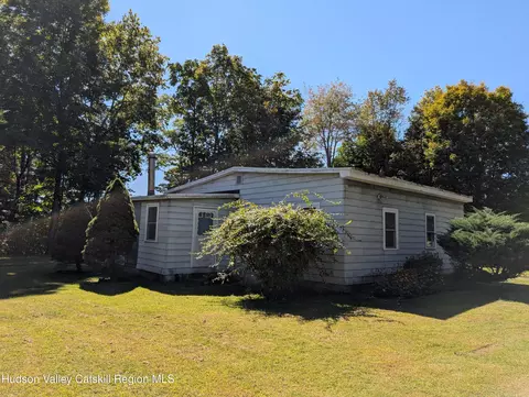 616 Pleasantvale Rd, Tivoli, NY 12583