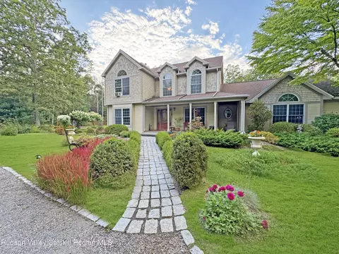 189 Bush Rd, Stone Ridge, NY 12484