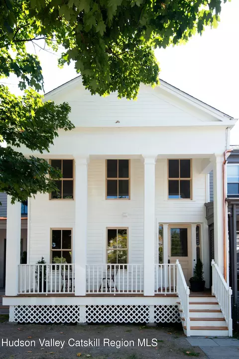 70 N 5th St, Hudson, NY 12534