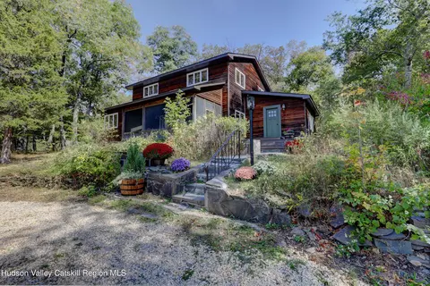 96 Echo Hill Rd, Saugerties, NY 12477