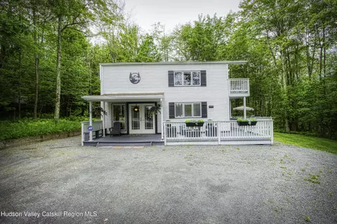 295 Pine Ln, Hunter, NY 12442