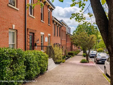 74 Broadway, Kingston, NY 12401
