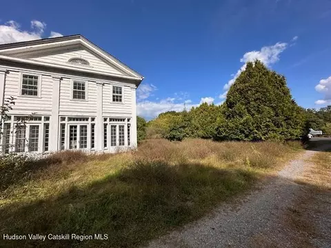2261 Salt Point Tpke, Clinton Corners, NY 12514
