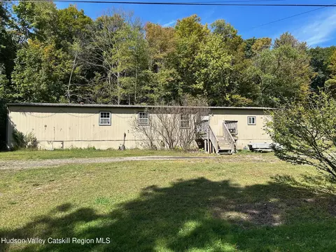 26 Iken Rd, Kerhonkson, NY 12446