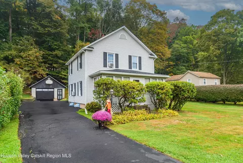 47 High St, Napanoch, NY 12458