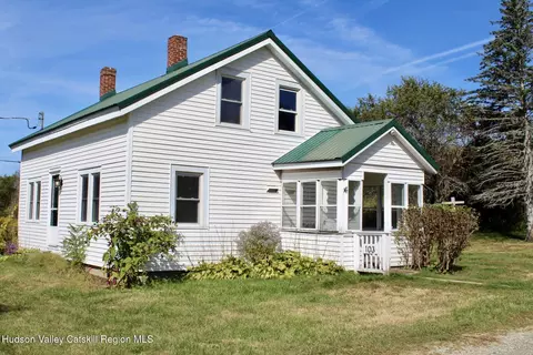103 Giles Rd, Stephentown, NY 12169