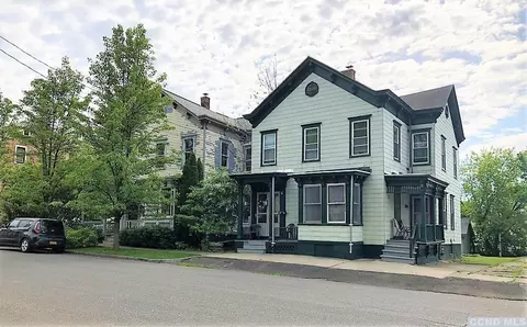 9 N Franklin St, Athens, NY 12015