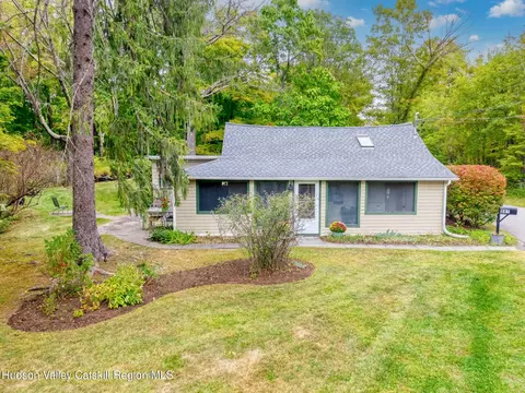 227 Baker Rd, West Hurley, NY 12491