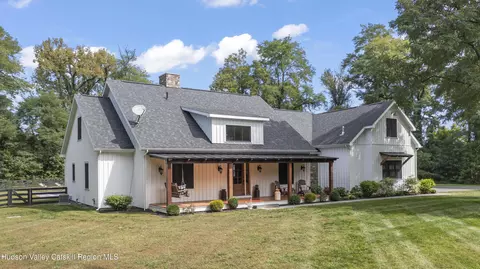 5988 Ny-9h, Hudson, NY 12534