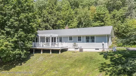 110 Meadow Ln, Hillsdale, NY 12529