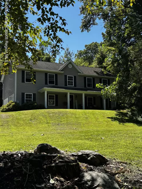 62 Clearwater Rd, Highland, NY 12528