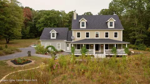 17 Forest Ln, Millerton, NY 12546