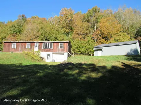 6 Berry Hill Ln, Margaretville, NY 12455